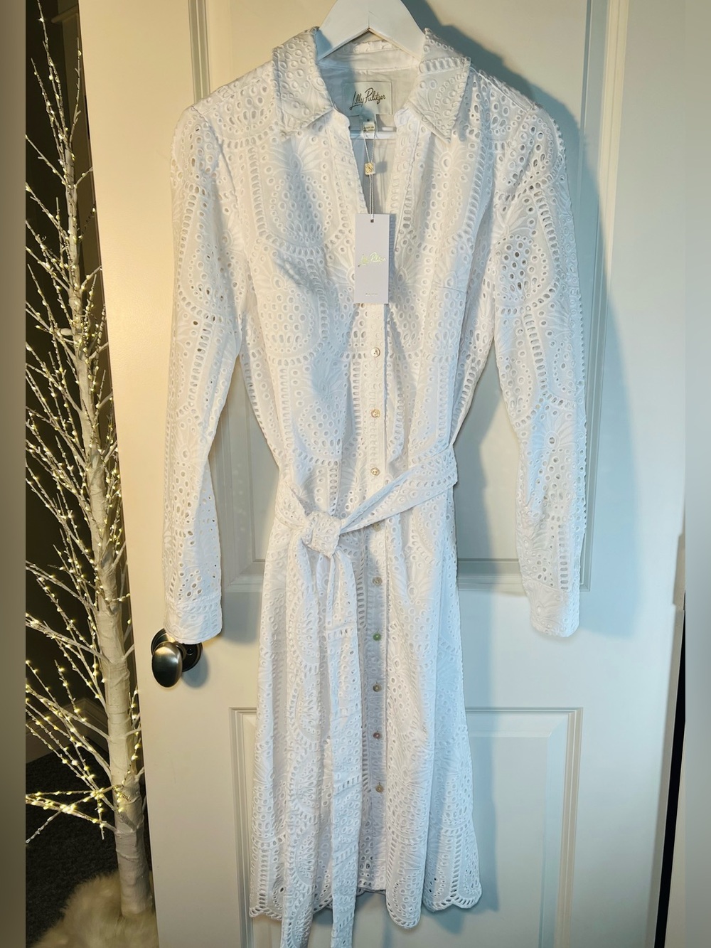 Lilly Pulitzer Eira White Eyelet Pineapple Button Front Midi Dress Size 6 NWT - Picture 4 of 14